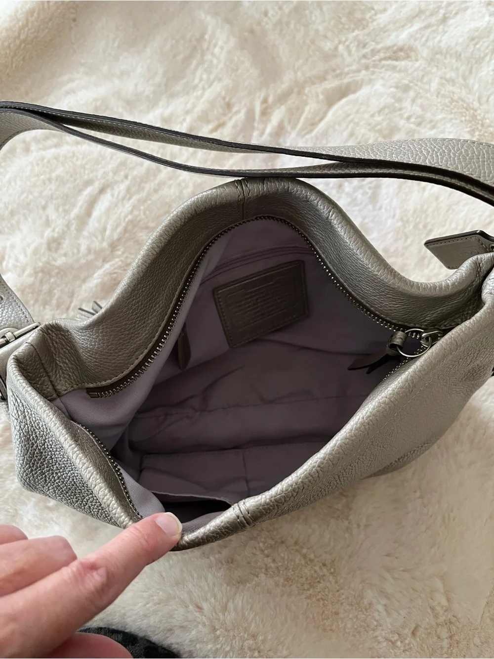 Gorgeous Coach Leather Bag in Silver Metallic!